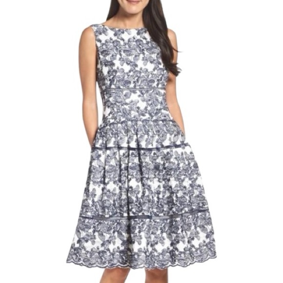 Eliza J Dresses & Skirts - Eliza J Navy Blue / White Embroidered Lace Formal Sleeveless Lined Dress Size 6